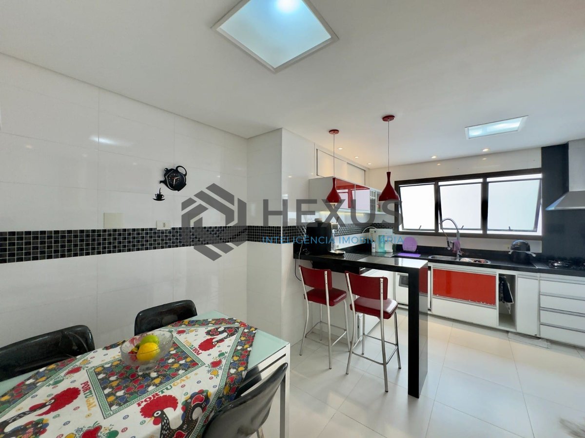 Foto 17 de Apartamento reformado e mobiliado com varanda e lazer a duas quadras da Praia das Pitanguerais, Guaruja