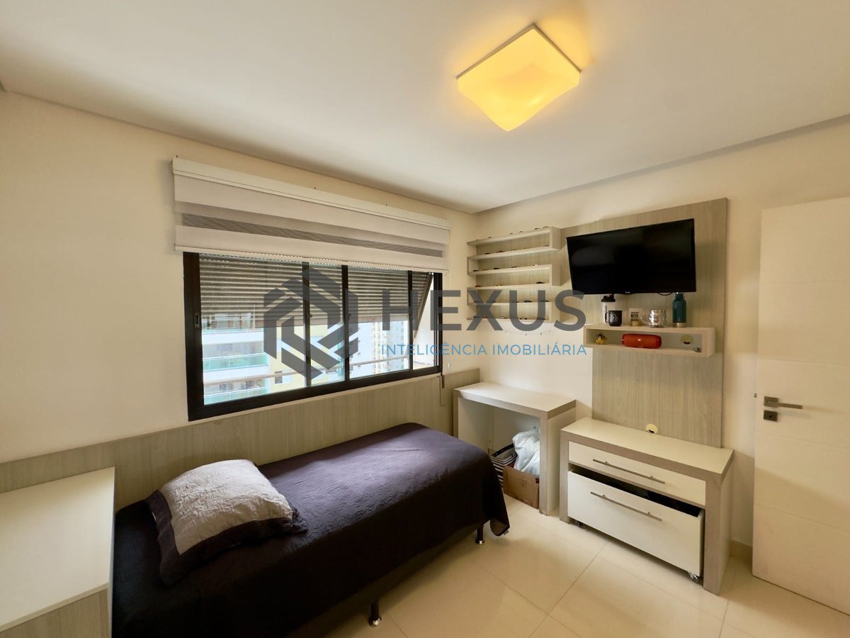 Foto 23 de Apartamento reformado e mobiliado com varanda e lazer a duas quadras da Praia das Pitanguerais, Guaruja