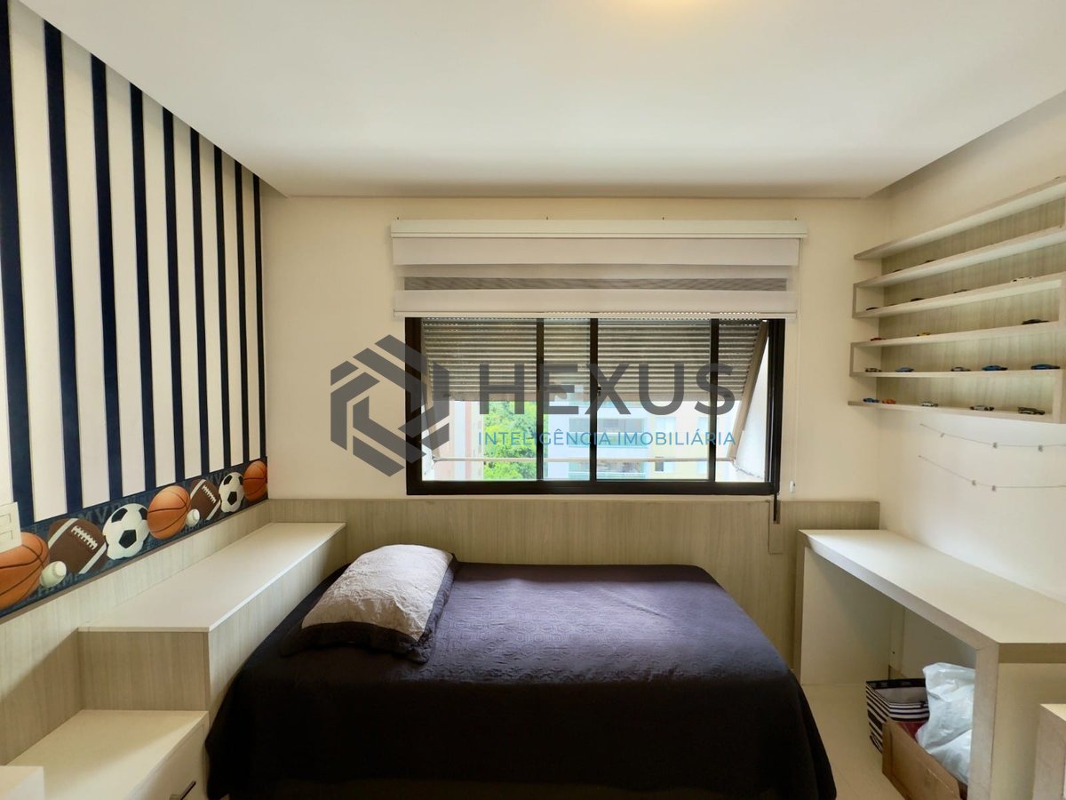 Foto 24 de Apartamento reformado e mobiliado com varanda e lazer a duas quadras da Praia das Pitanguerais, Guaruja