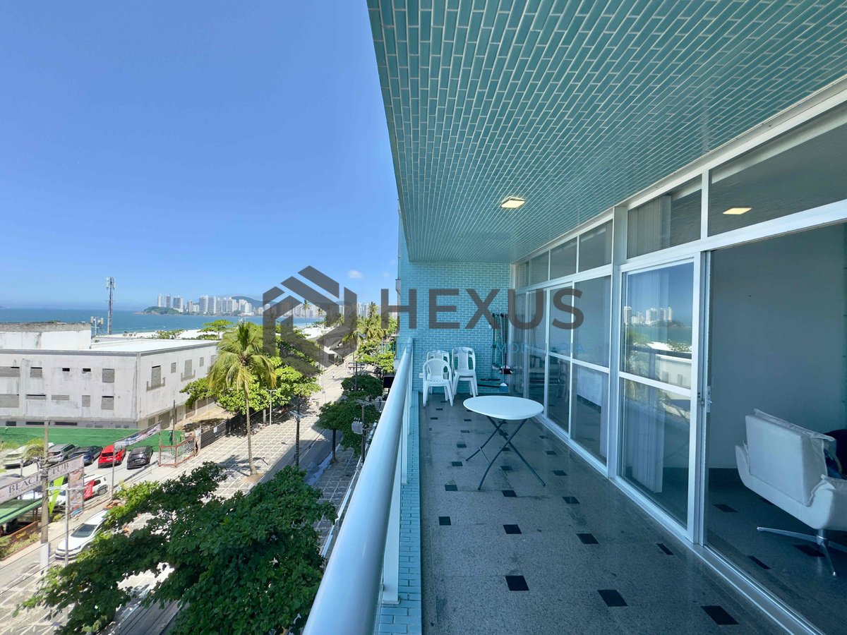 Foto 15 de Apartamento frente mar com varanda e vista mar na Praia das Pitangueira, Guaruja