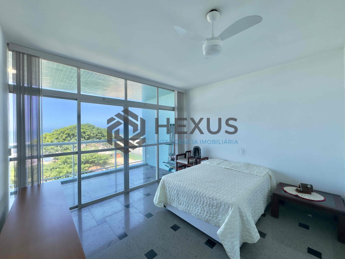 Foto 18 de Apartamento frente mar com varanda e vista mar na Praia das Pitangueira, Guaruja