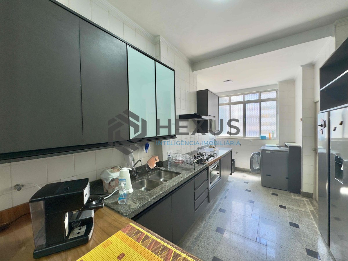 Foto 38 de Apartamento frente mar com varanda e vista mar na Praia das Pitangueira, Guaruja