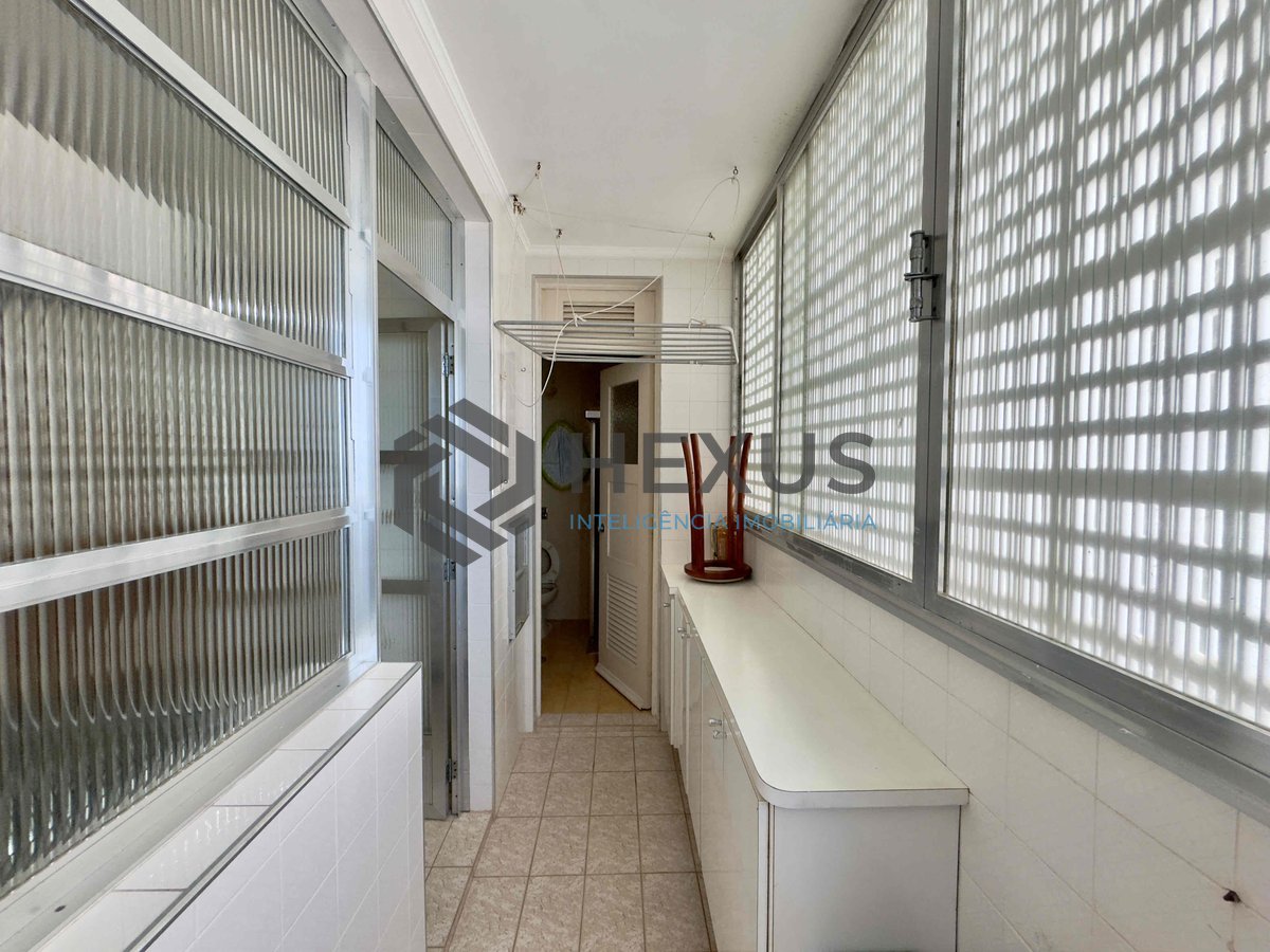 Foto 42 de Apartamento frente mar com varanda e vista mar na Praia das Pitangueira, Guaruja