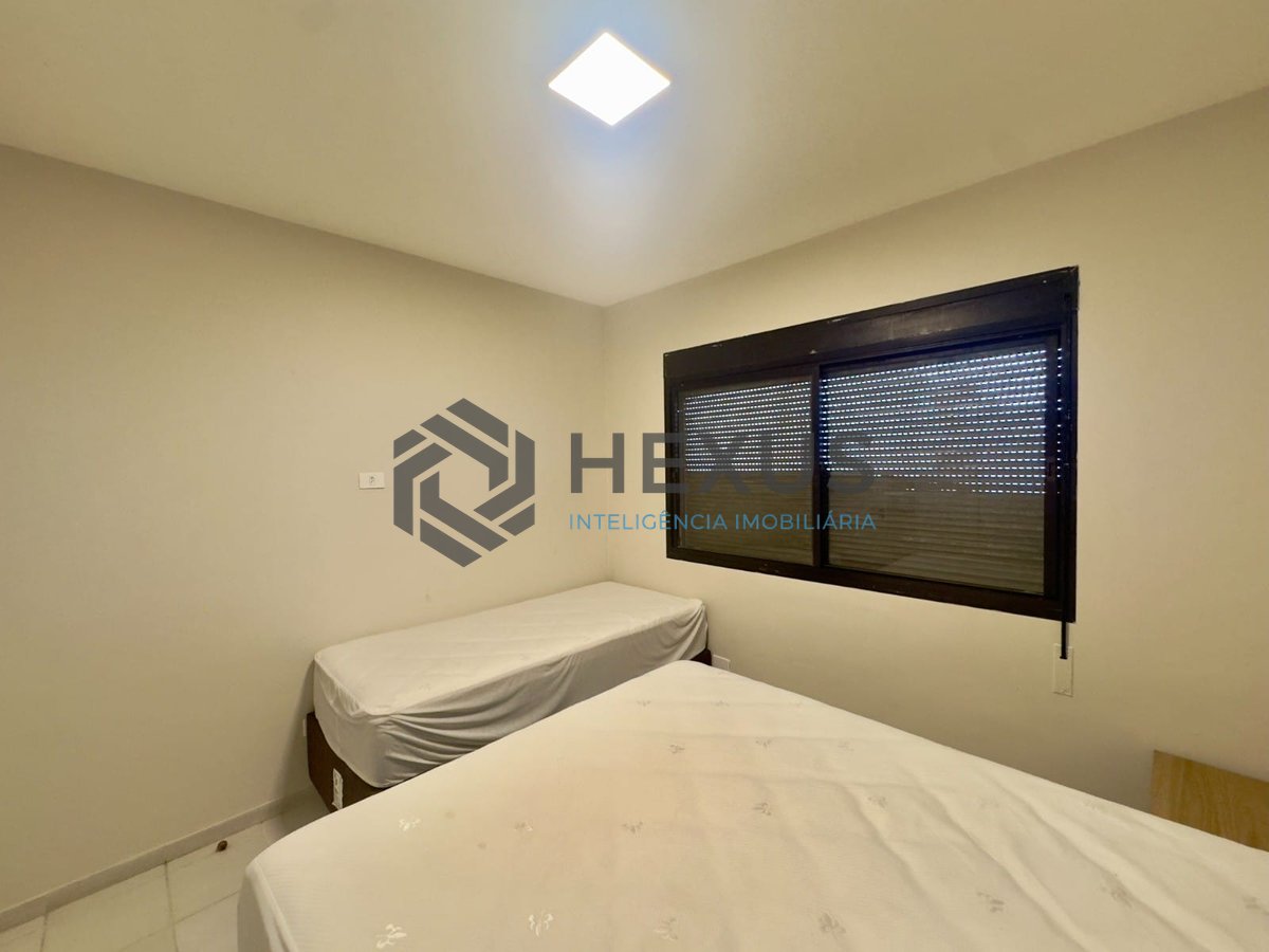 Foto 12 de Apartamento com varanda e lazer na Praia das Pitangueiras, Guaruja