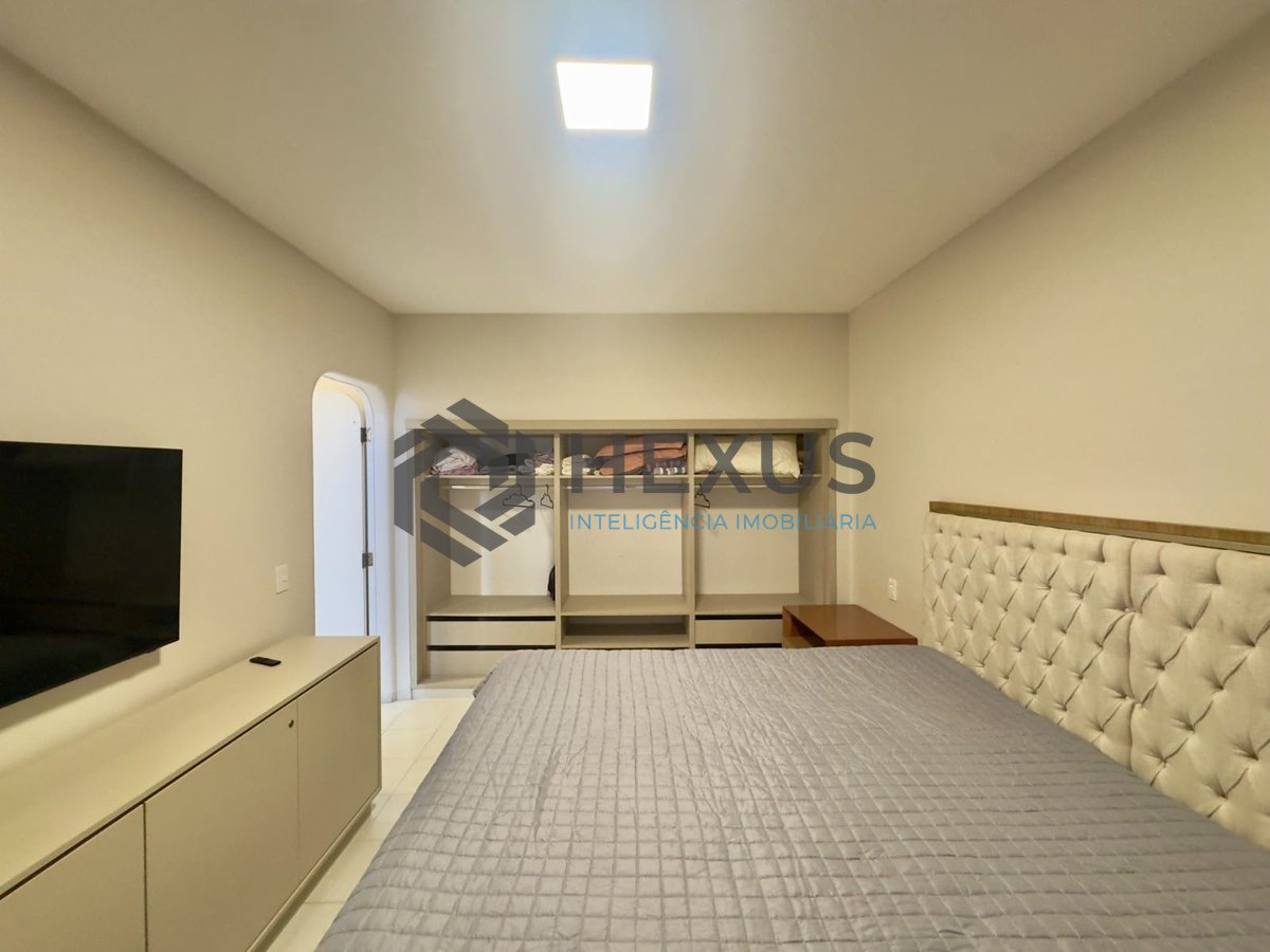 Foto 17 de Apartamento com varanda e lazer na Praia das Pitangueiras, Guaruja