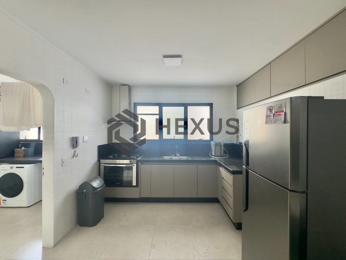 Foto 19 de Apartamento com varanda e lazer na Praia das Pitangueiras, Guaruja