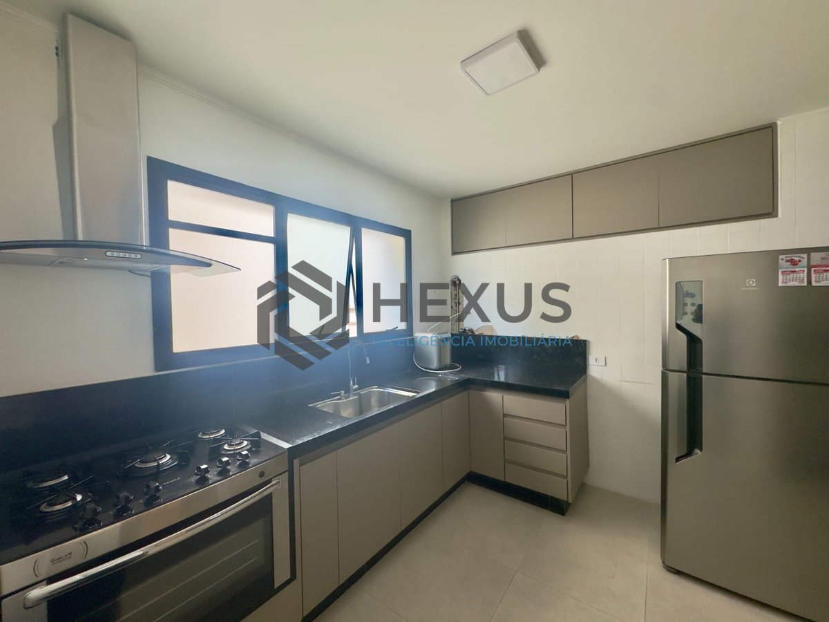 Foto 21 de Apartamento com varanda e lazer na Praia das Pitangueiras, Guaruja
