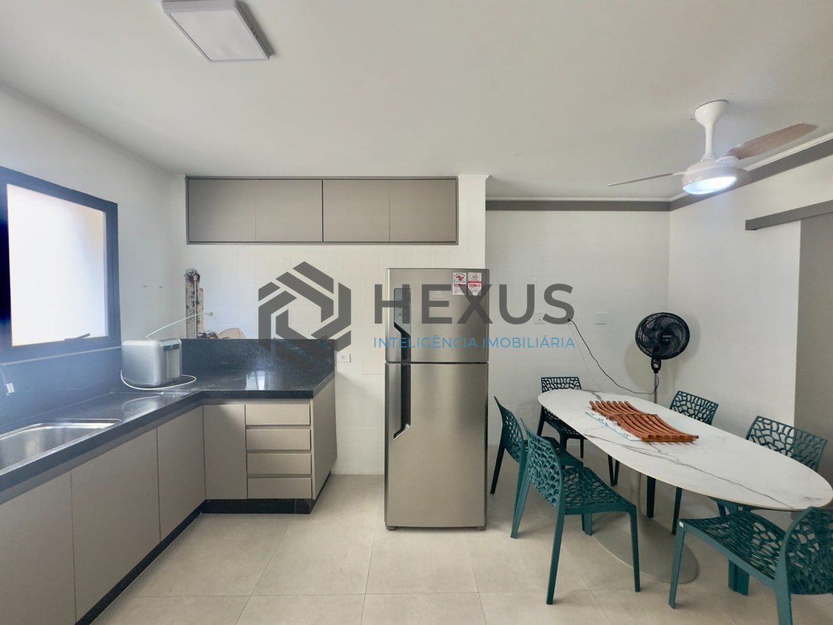 Foto 22 de Apartamento com varanda e lazer na Praia das Pitangueiras, Guaruja