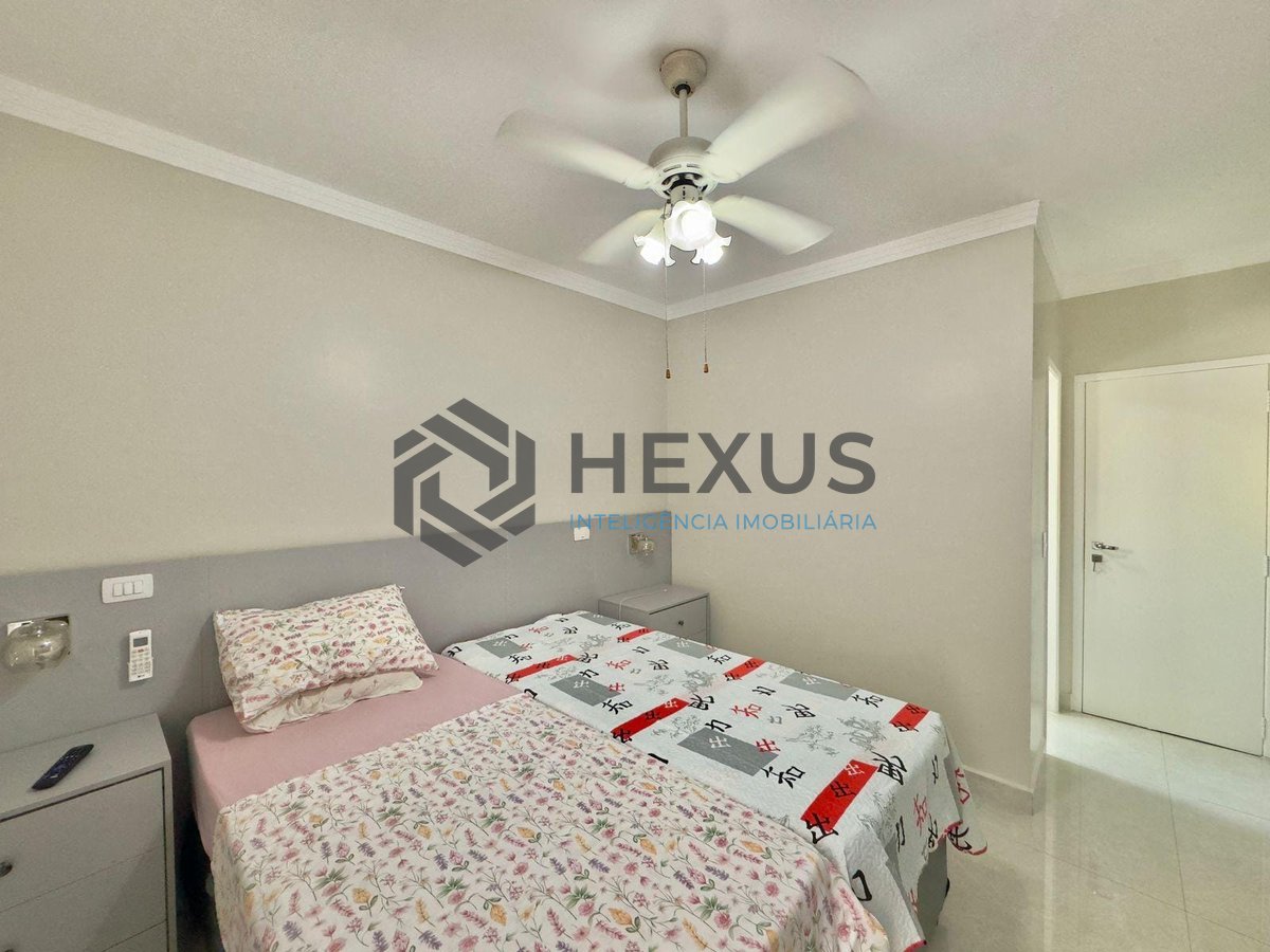Foto 12 de Apartamento à venda na Praia das Pitangueiras com Varanda, 2 Quartos e 2 Vagas, Guaruja SP