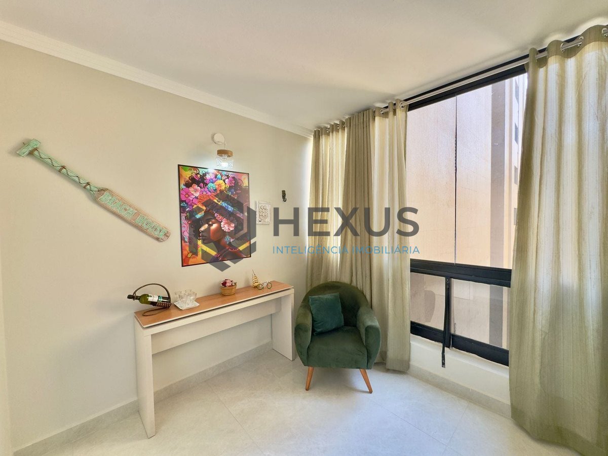 Foto 14 de Apartamento à venda na Praia das Pitangueiras com Varanda, 2 Quartos e 2 Vagas, Guaruja SP