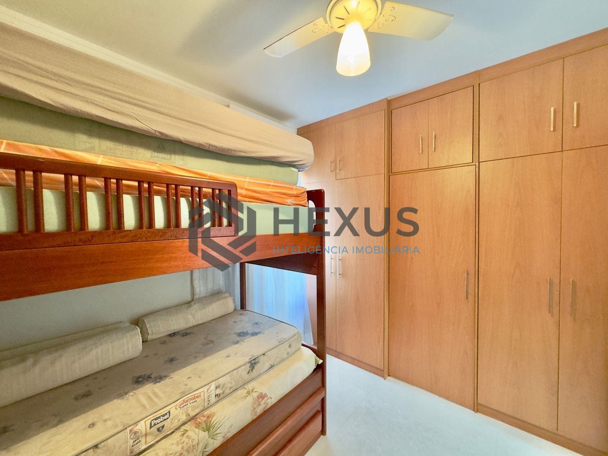 Foto 17 de Apartamento à venda na Praia das Pitangueiras com Varanda, 2 Quartos e 2 Vagas, Guaruja SP