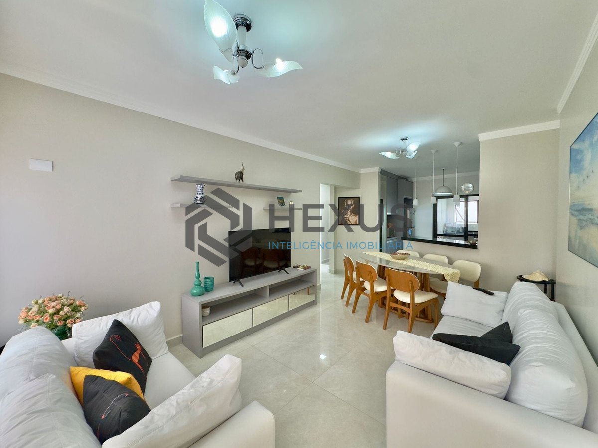 Foto 4 de Apartamento à venda na Praia das Pitangueiras com Varanda, 2 Quartos e 2 Vagas, Guaruja SP