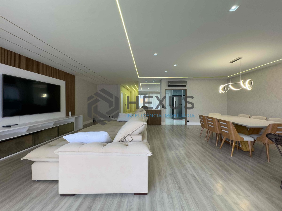 Foto 11 de Apartamento reformado e mobiliado com varanda e lazer na Praia das Pitangueiras, Guaruja