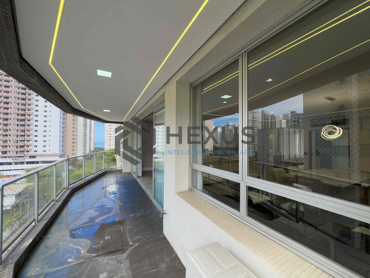 Foto 13 de Apartamento reformado e mobiliado com varanda e lazer na Praia das Pitangueiras, Guaruja
