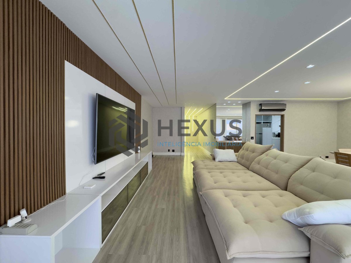 Foto 7 de Apartamento reformado e mobiliado com varanda e lazer na Praia das Pitangueiras, Guaruja