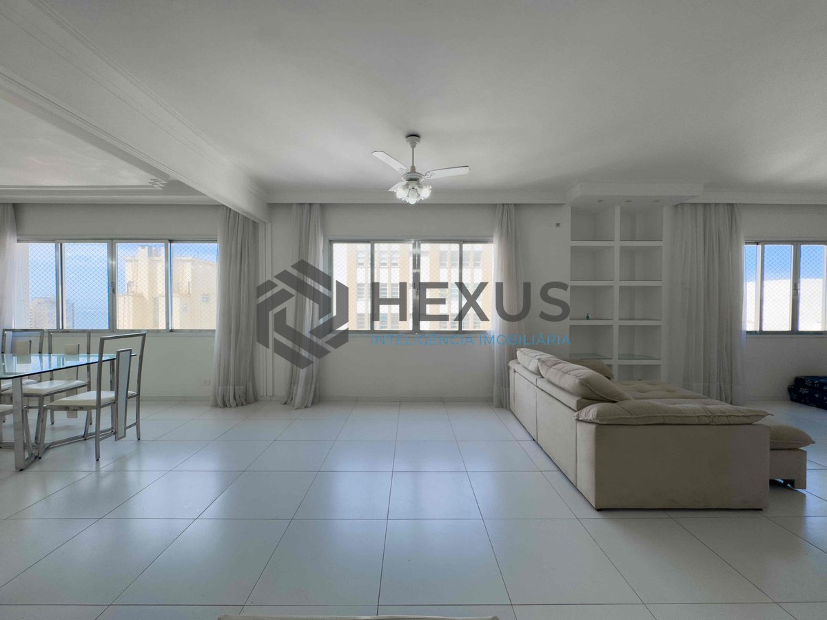 Foto 2 de Apartamento com varanda e vista mar na quadra mar da Praia das Pitangueiras, Guaruja - Hexus