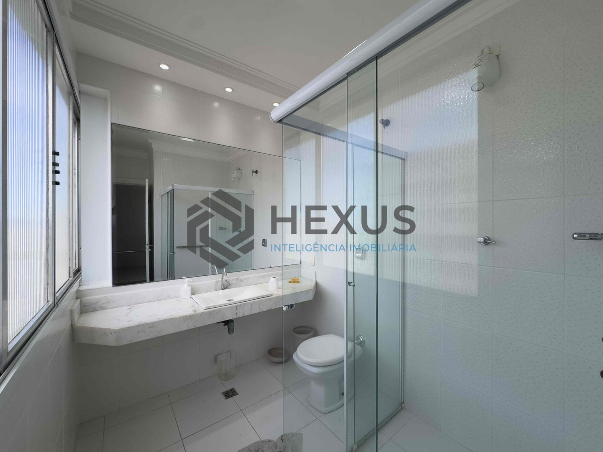 Foto 22 de Apartamento com varanda e vista mar na quadra mar da Praia das Pitangueiras, Guaruja - Hexus