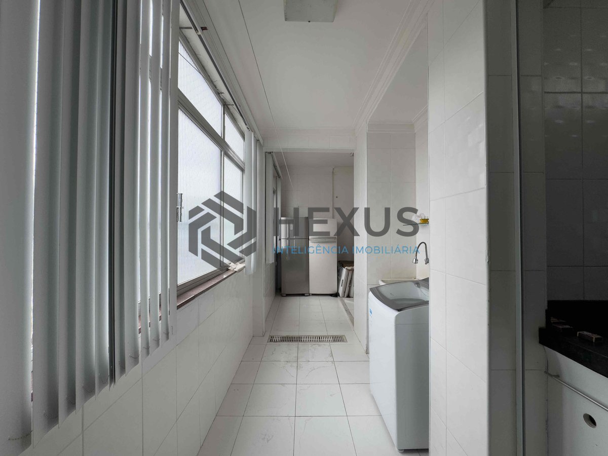 Foto 30 de Apartamento com varanda e vista mar na quadra mar da Praia das Pitangueiras, Guaruja - Hexus