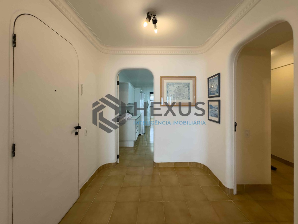 Foto 13 de Apartamento com varanda, lazer e vista mar e uma quadra da Praia das Pitanguerias, Guaruja | Hexus