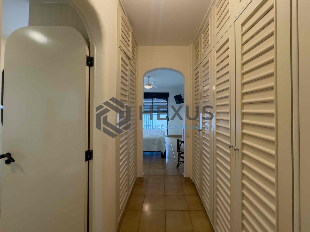 Foto 14 de Apartamento com varanda, lazer e vista mar e uma quadra da Praia das Pitanguerias, Guaruja | Hexus