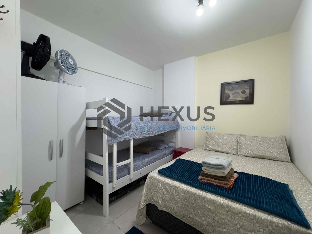 Foto 11 de Apartamento reformado e mobiliado a uma quadra da Praia das Pitangueiras de 2 quartos (1 suíte) com 1 vaga, Guarujá-SP