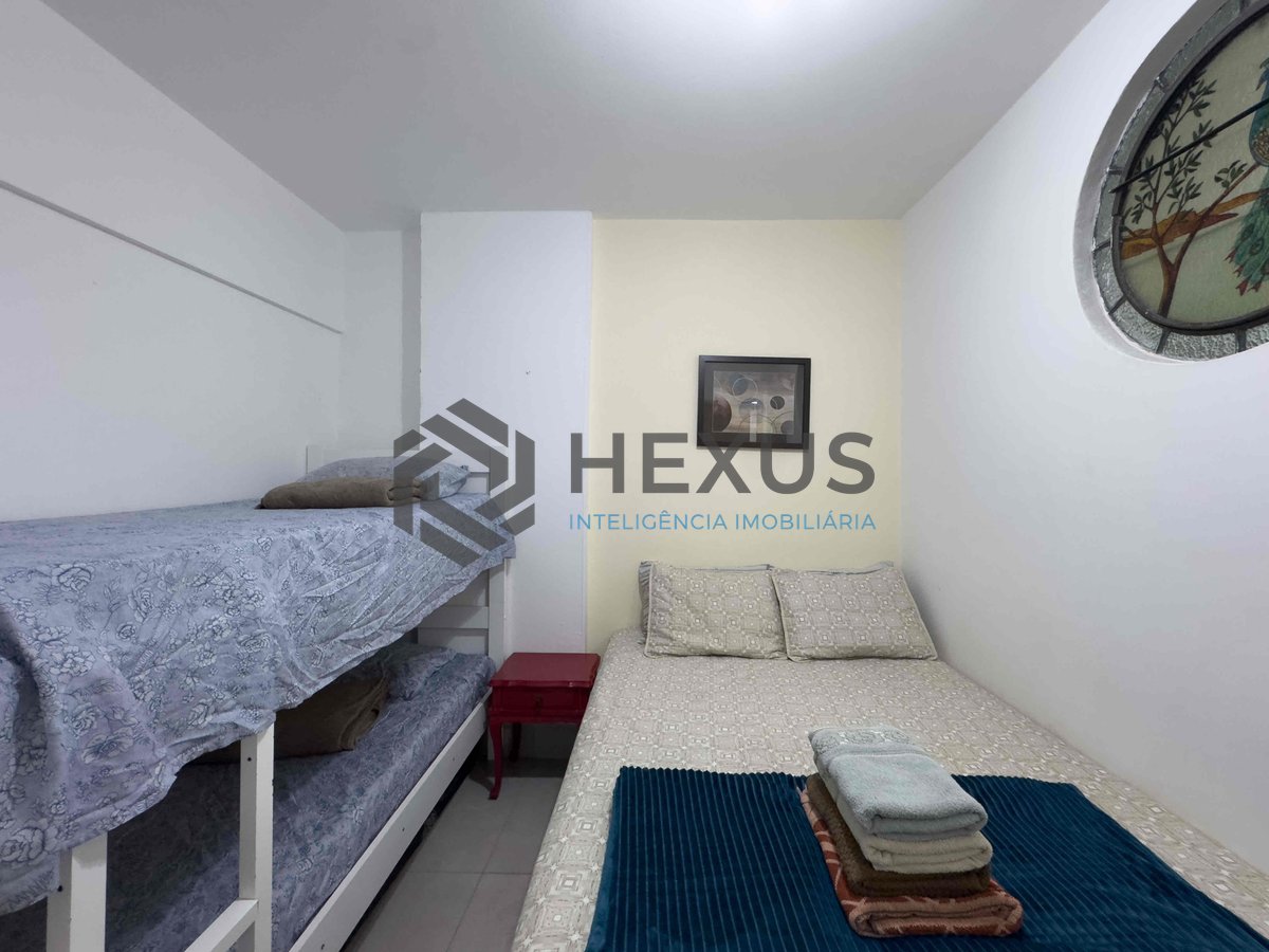 Foto 12 de Apartamento reformado e mobiliado a uma quadra da Praia das Pitangueiras de 2 quartos (1 suíte) com 1 vaga, Guarujá-SP
