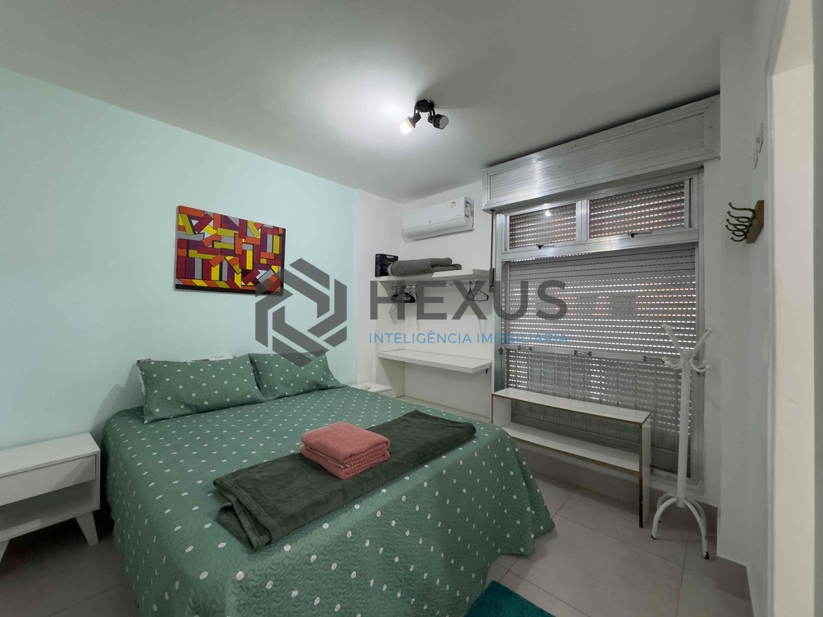 Foto 7 de Apartamento reformado e mobiliado a uma quadra da Praia das Pitangueiras de 2 quartos (1 suíte) com 1 vaga, Guarujá-SP