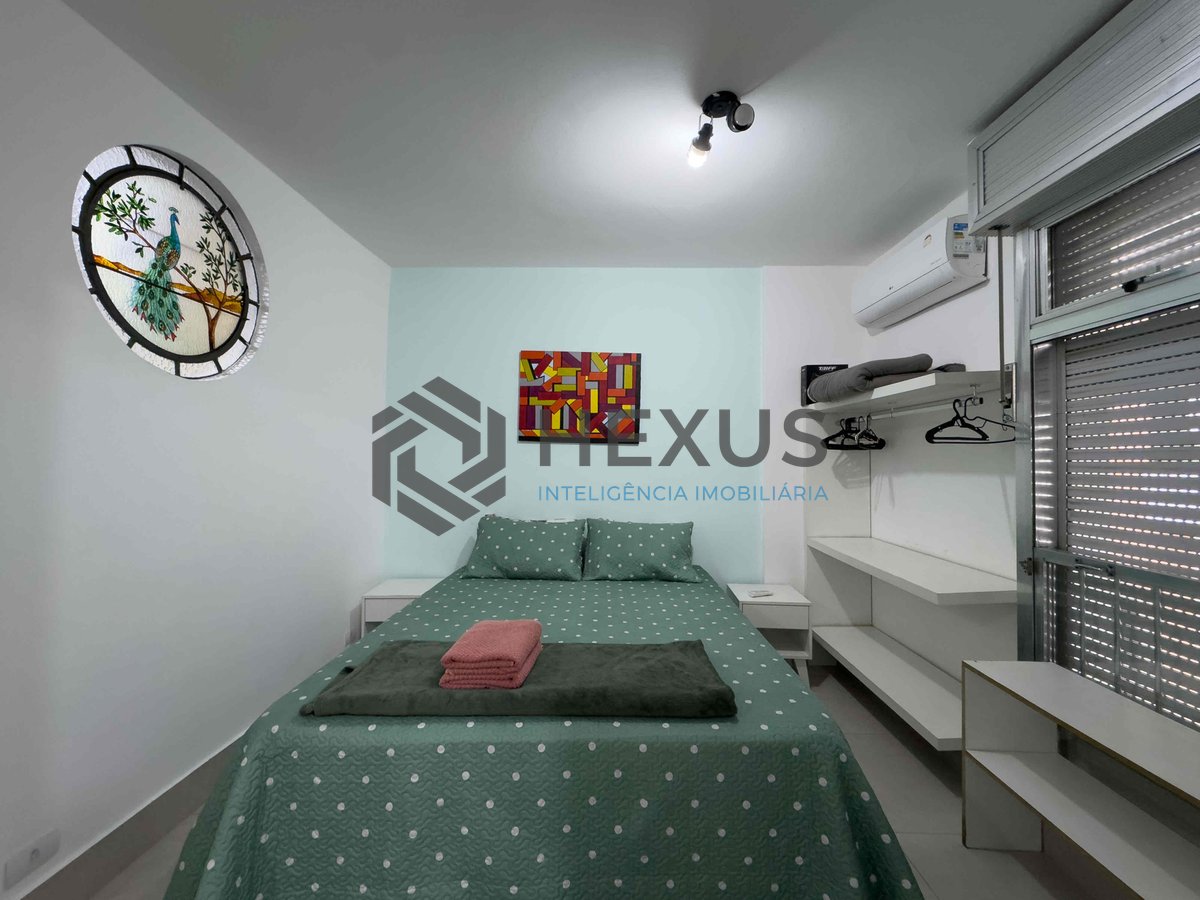 Foto 8 de Apartamento reformado e mobiliado a uma quadra da Praia das Pitangueiras de 2 quartos (1 suíte) com 1 vaga, Guarujá-SP