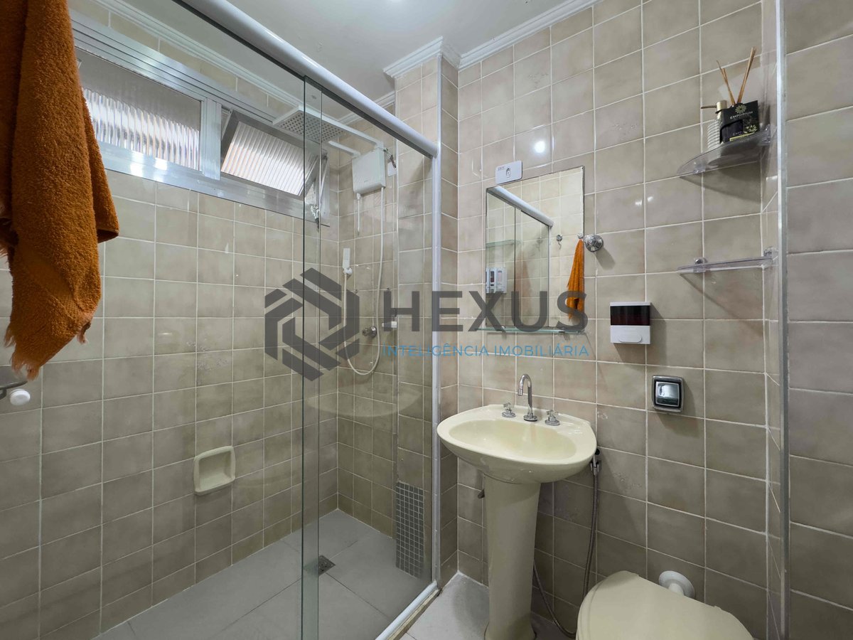 Foto 10 de Apartamento reformado e mobiliado a uma quadra da Praia das Pitangueiras de 2 quartos (1 suíte) com 1 vaga, Guarujá-SP