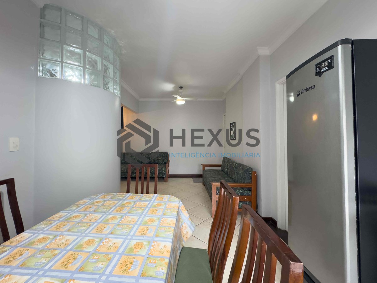 Foto 4 de Apartamento reformado e mobiliado a uma quadra da Praia das Pitangueiras de 2 quartos (1 suíte) com 1 vaga, Guarujá-SP