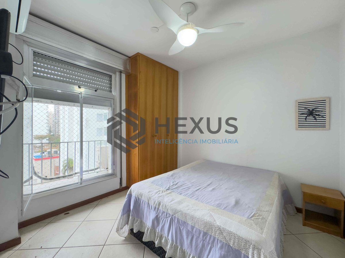 Foto 7 de Apartamento reformado e mobiliado a uma quadra da Praia das Pitangueiras de 2 quartos (1 suíte) com 1 vaga, Guarujá-SP