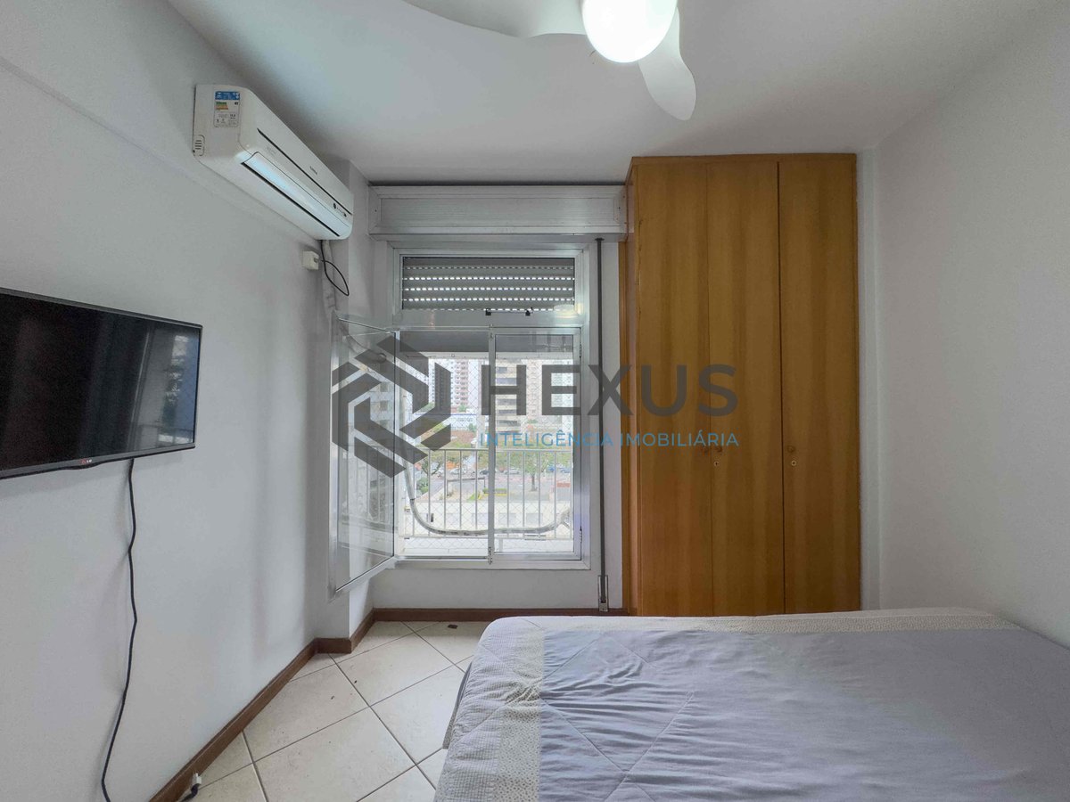 Foto 8 de Apartamento reformado e mobiliado a uma quadra da Praia das Pitangueiras de 2 quartos (1 suíte) com 1 vaga, Guarujá-SP