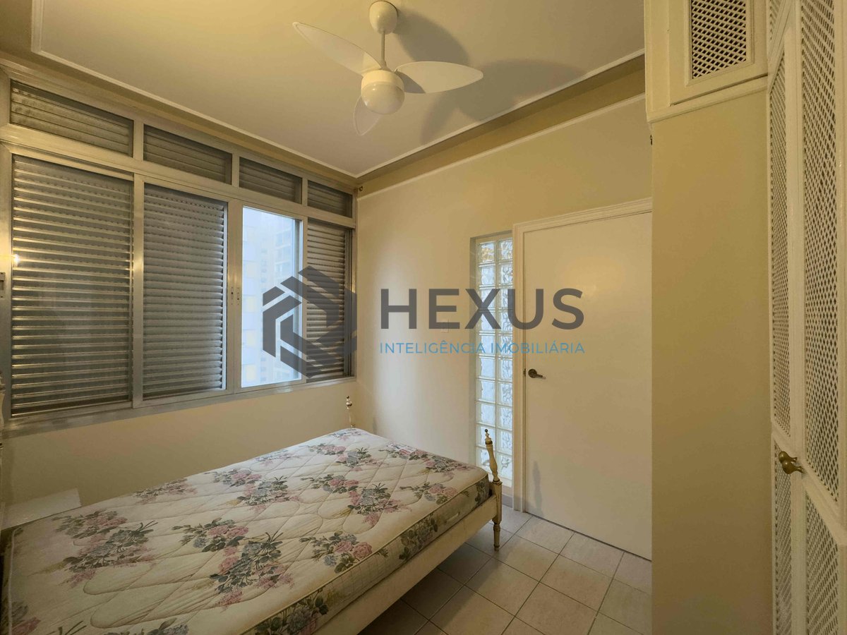 Foto 8 de Apartamento com varanda e vista livre a uma quadra da Praia das Pitangueiras de 2 quartos com 1 vaga, Guarujá-SP