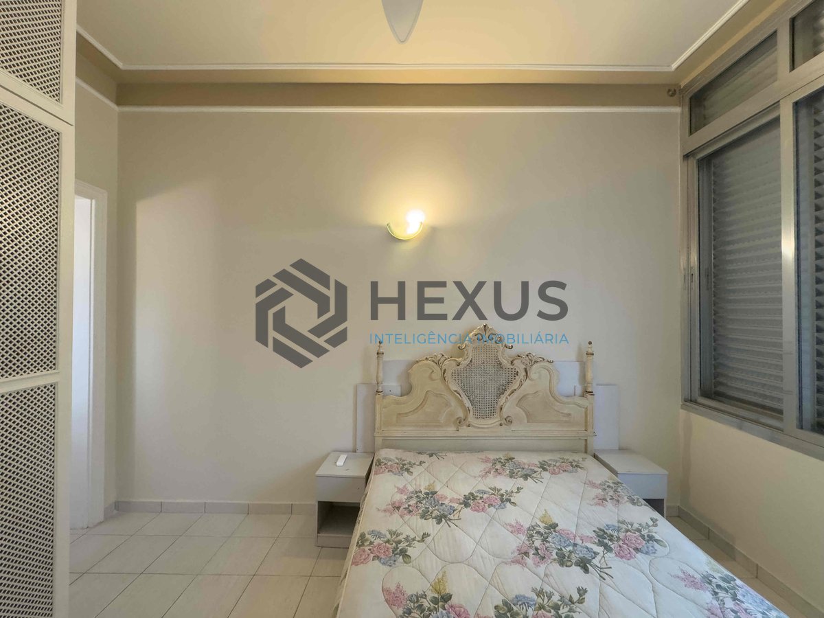 Foto 9 de Apartamento com varanda e vista livre a uma quadra da Praia das Pitangueiras de 2 quartos com 1 vaga, Guarujá-SP