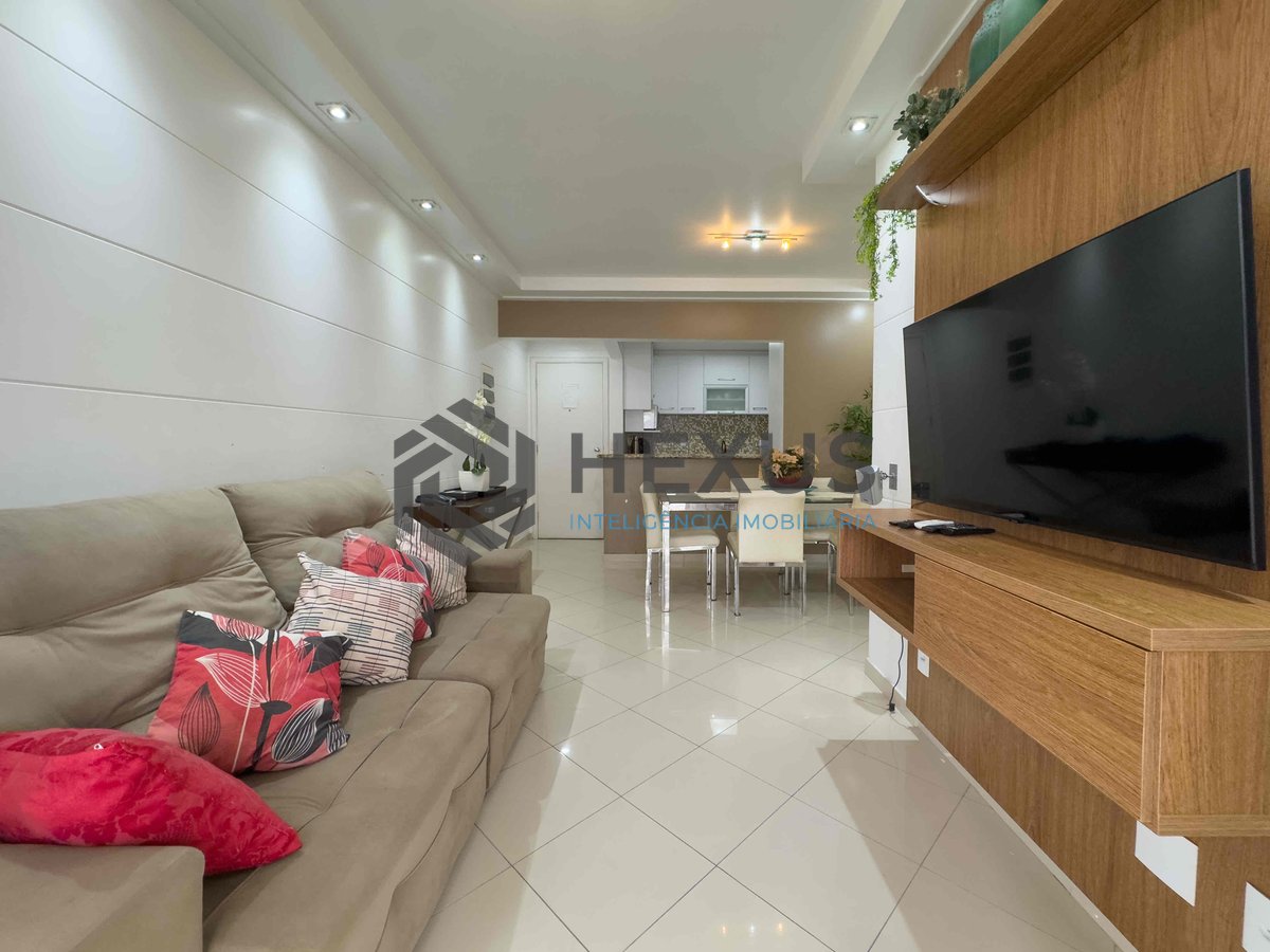 Foto 2 de Apartamento com varanda em prédio novo com lazer a uma quadra da Praia das Pitangueiras de 3 quartos (1 suíte) com 2 vagas, Guarujá-SP
