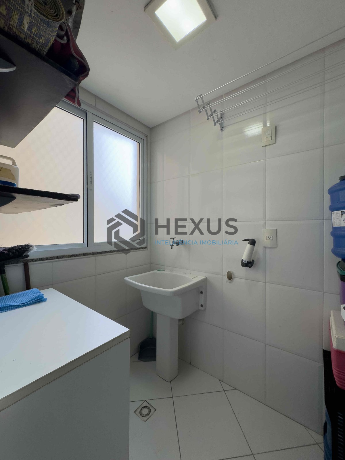 Foto 22 de Apartamento com varanda em prédio novo com lazer a uma quadra da Praia das Pitangueiras de 3 quartos (1 suíte) com 2 vagas, Guarujá-SP