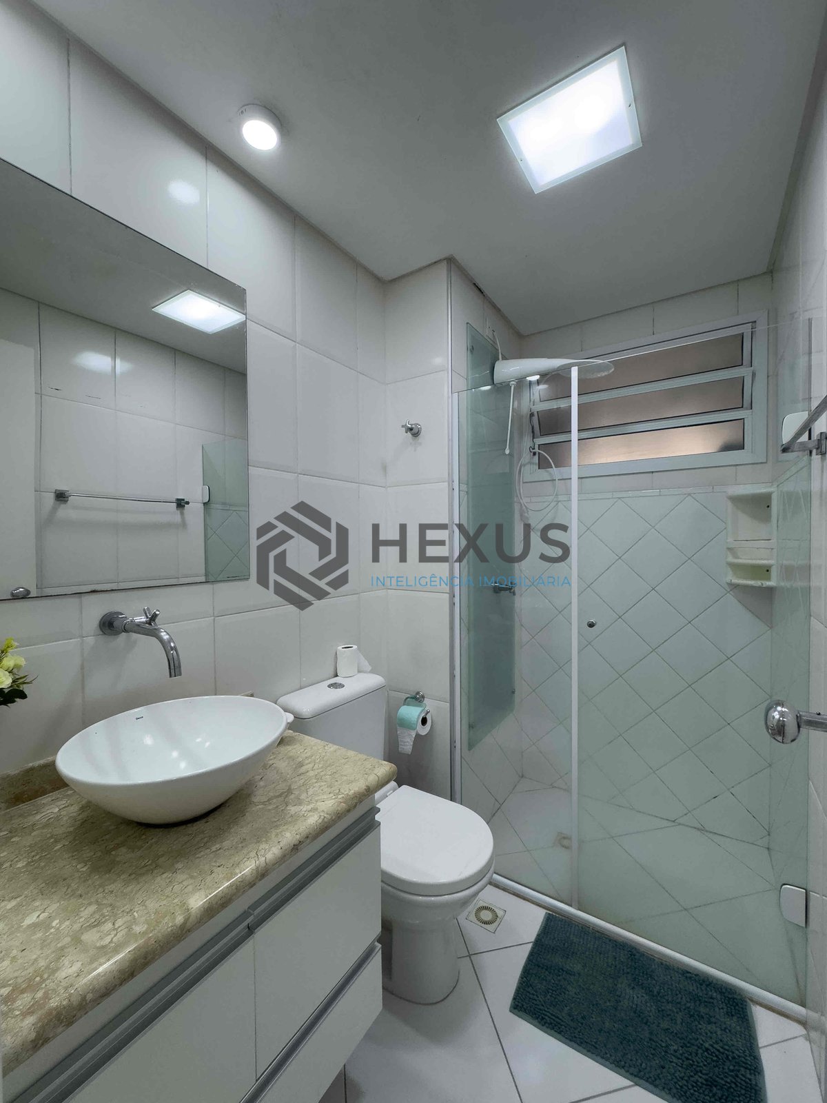 Foto 7 de Apartamento com varanda em prédio novo com lazer a uma quadra da Praia das Pitangueiras de 3 quartos (1 suíte) com 2 vagas, Guarujá-SP