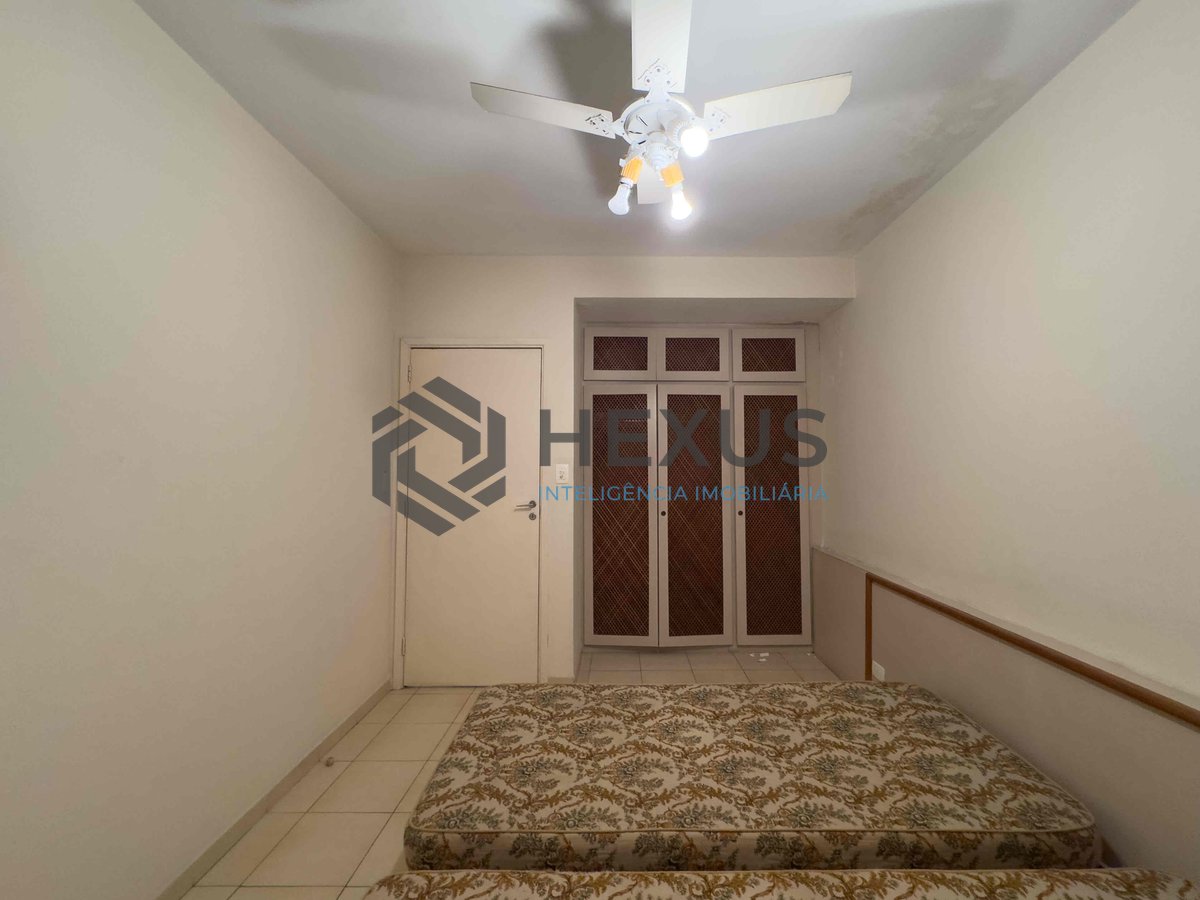 Foto 12 de Apartamento com varanda e vista livre a uma quadra da Praia das Pitangueiras de 2 quartos (1 suíte) com 1 vaga, Guarujá-SP