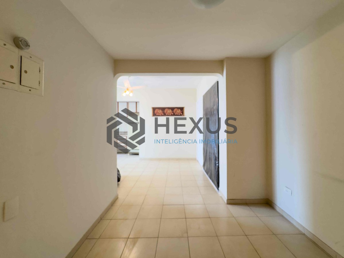 Foto 5 de Apartamento com varanda e vista livre a uma quadra da Praia das Pitangueiras de 2 quartos (1 suíte) com 1 vaga, Guarujá-SP