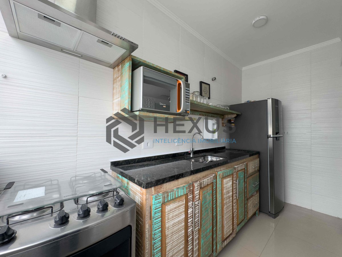 Foto 18 de Apartamento reformado com varanda a uma quadra da Praia das Pitangueiras, Guaruja