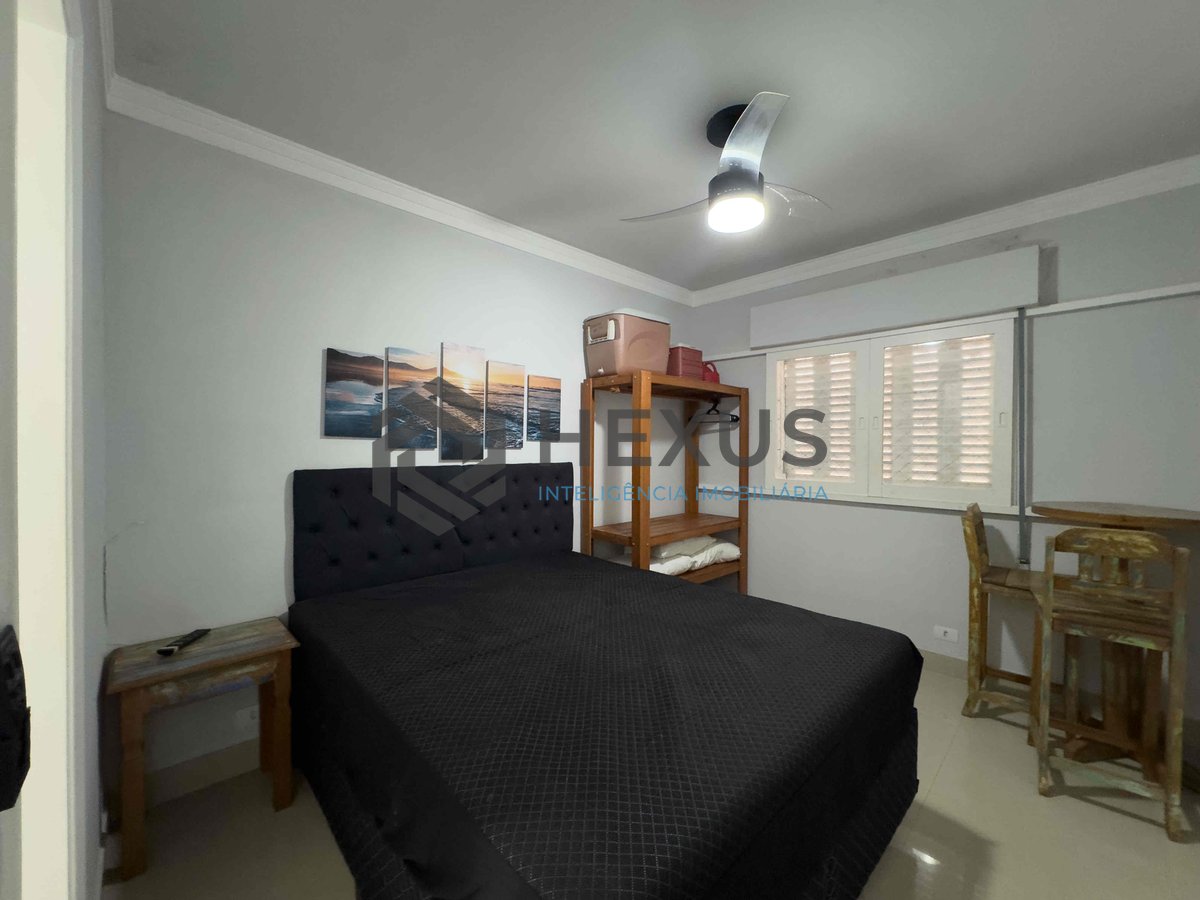 Foto 9 de Apartamento reformado com varanda a uma quadra da Praia das Pitangueiras, Guaruja