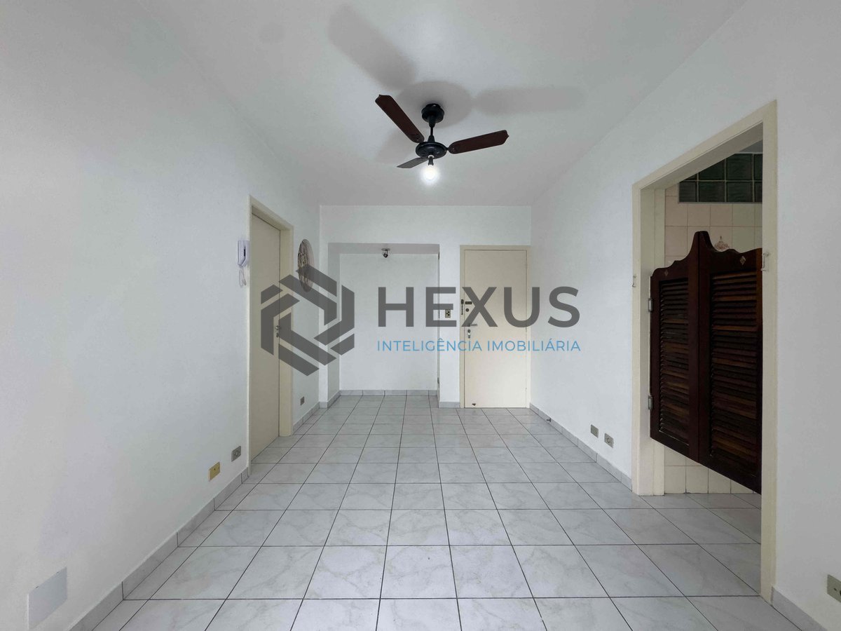Foto 4 de Apartamento com varanda e vista livre a uma quadra da Praia das Pitangueiras, Guaruja