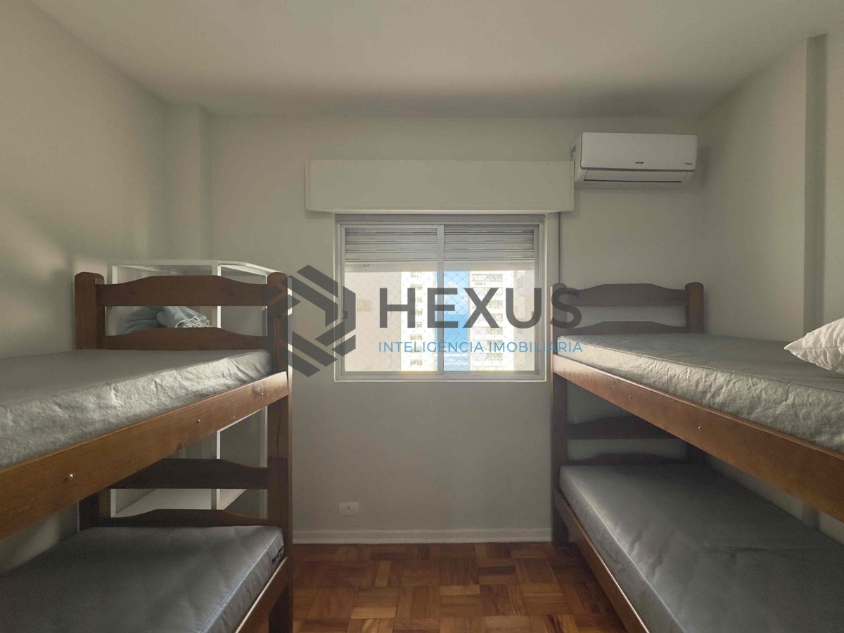Foto 11 de Apartamento com varanda e vista mar a uma quadra da Praia das Pitangueiras de 2 quartos com 1 vaga, Guarujá-SP