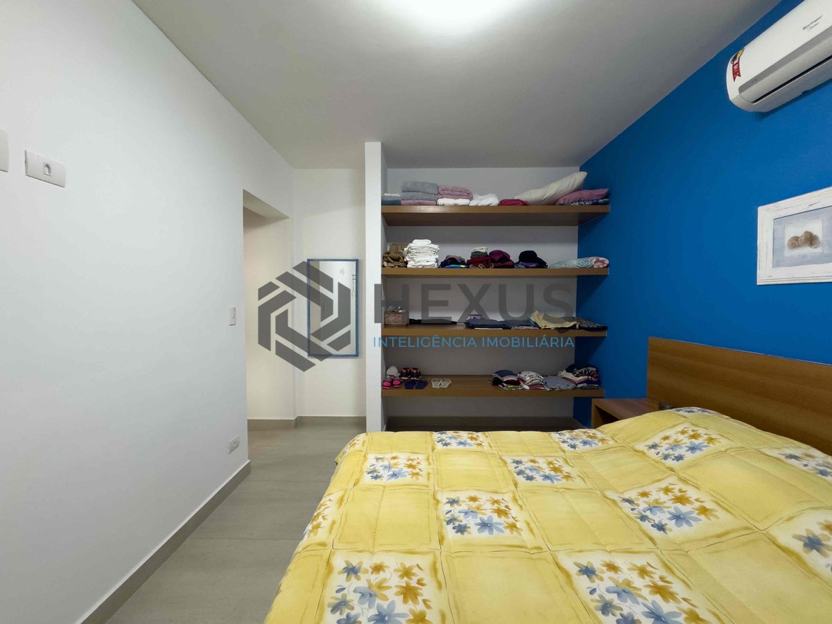 Foto 11 de Apartamento com varanda e vista livre a uma quadra da Praia das Pitangueiras de 3 quartos (3 suítes) com 2 vagas, Guarujá-SP