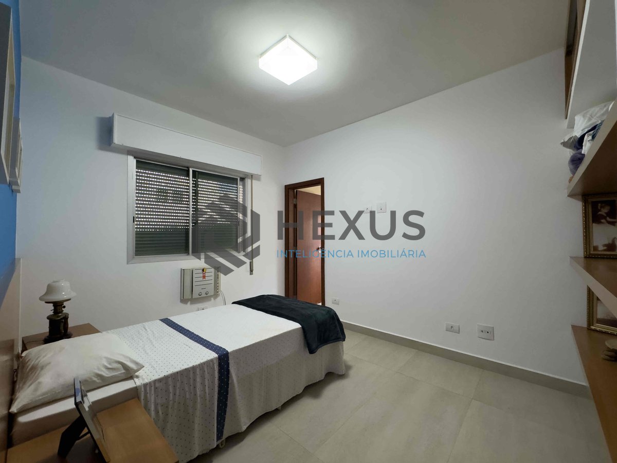 Foto 17 de Apartamento com varanda e vista livre a uma quadra da Praia das Pitangueiras de 3 quartos (3 suítes) com 2 vagas, Guarujá-SP