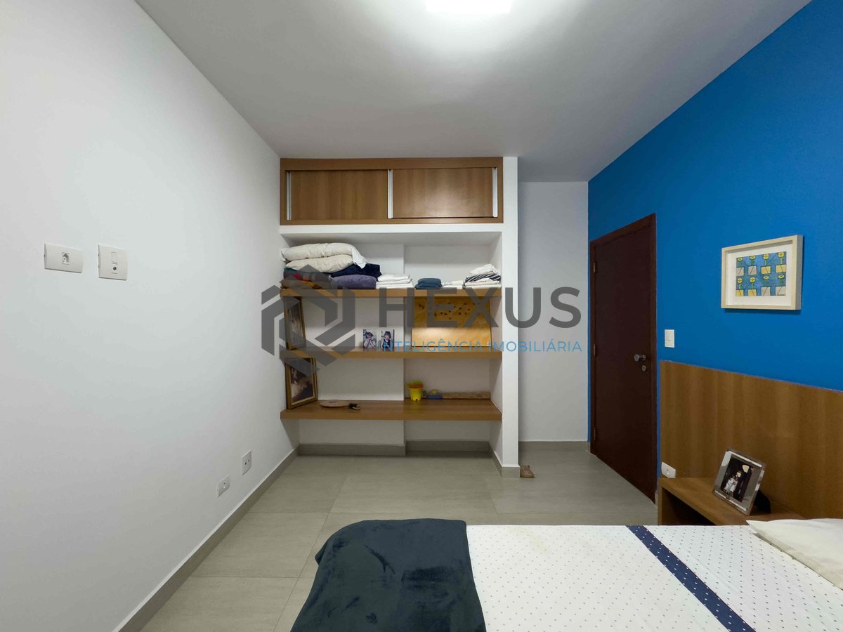 Foto 19 de Apartamento com varanda e vista livre a uma quadra da Praia das Pitangueiras de 3 quartos (3 suítes) com 2 vagas, Guarujá-SP