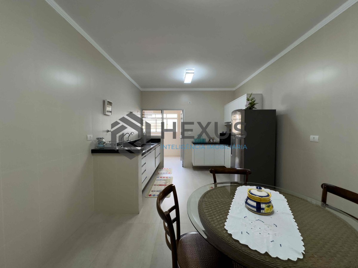 Foto 21 de Apartamento com varanda e vista livre a uma quadra da Praia das Pitangueiras de 3 quartos (3 suítes) com 2 vagas, Guarujá-SP