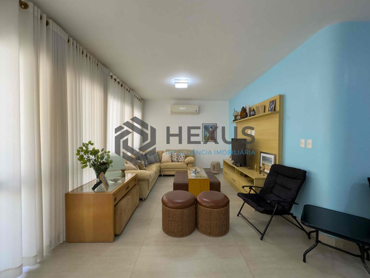 Foto 4 de Apartamento com varanda e vista livre a uma quadra da Praia das Pitangueiras de 3 quartos (3 suítes) com 2 vagas, Guarujá-SP