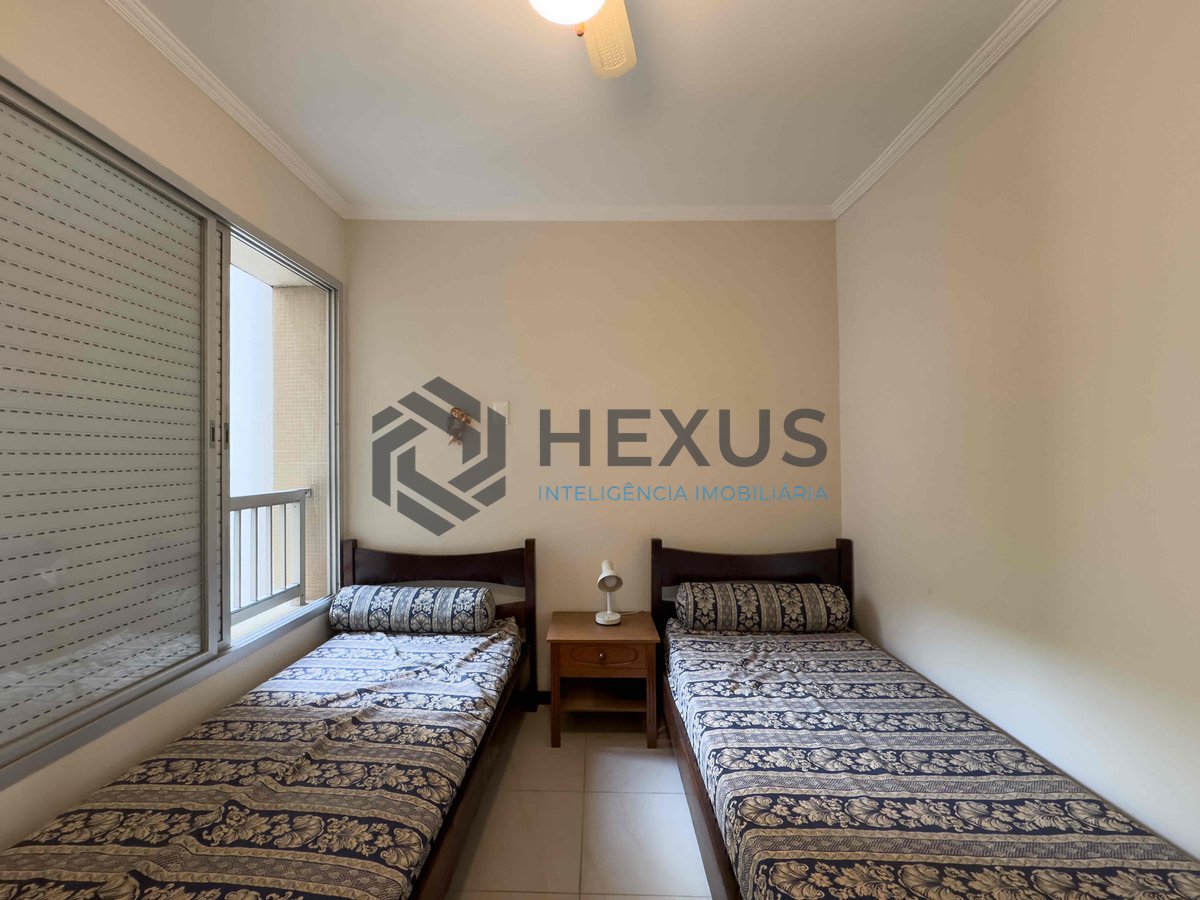 Foto 13 de Apartamento com varanda e vista livre a uma quadra da Praia das Pitangueiras de 2 quartos com 1 vaga, Guarujá-SP
