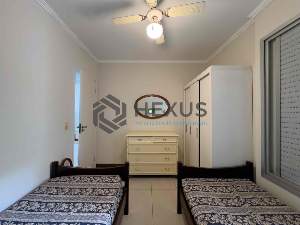 Foto 14 de Apartamento com varanda e vista livre a uma quadra da Praia das Pitangueiras de 2 quartos com 1 vaga, Guarujá-SP